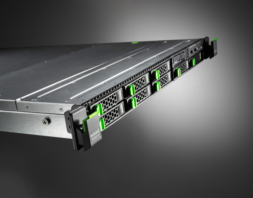 Fujitsu RX200 S7