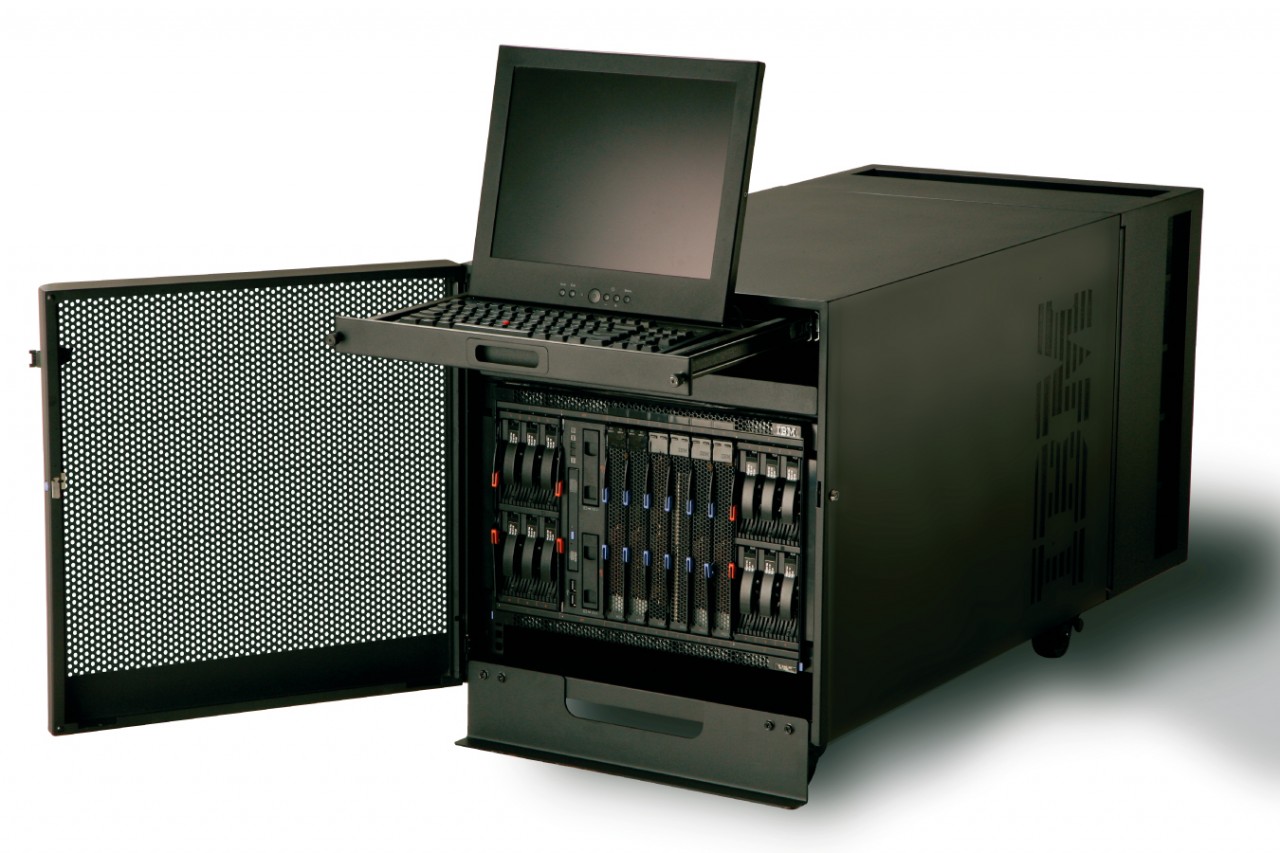 Ibm s. Шасси IBM BLADECENTER S. Серверный шкаф IBM. Сервер IBM BLADECENTER S. Серверное шасси IBM Blade Center.